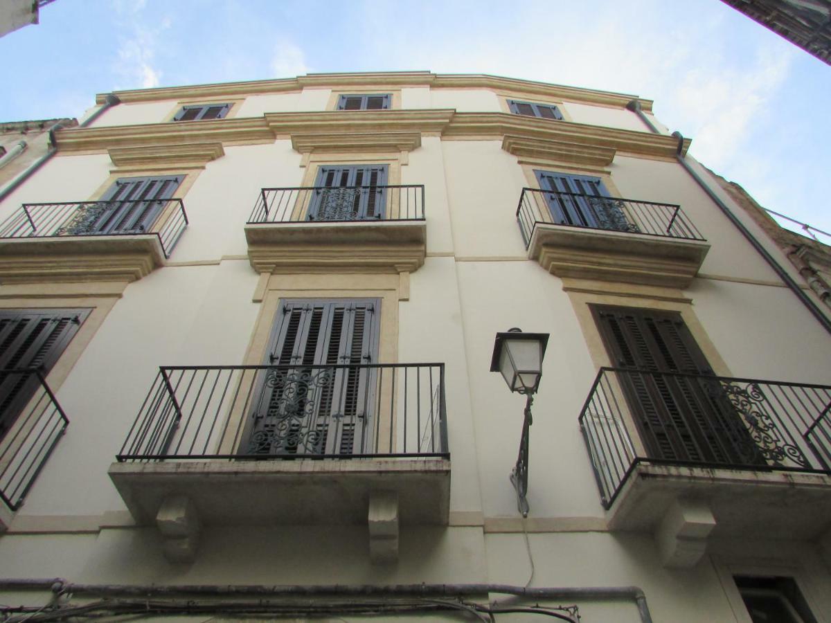 Cattedralflats -Comfort, Stile E Vista Sulla Cattedrale Bari Luaran gambar